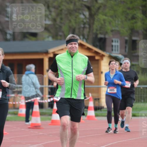 13.04.2025 - Hammer Lauf A. Gomolzig http://msf.ph/oto/7658274 13.04.2025 10:18:20 Ziel 345, 1752, 1753 meine-sportfotos.de