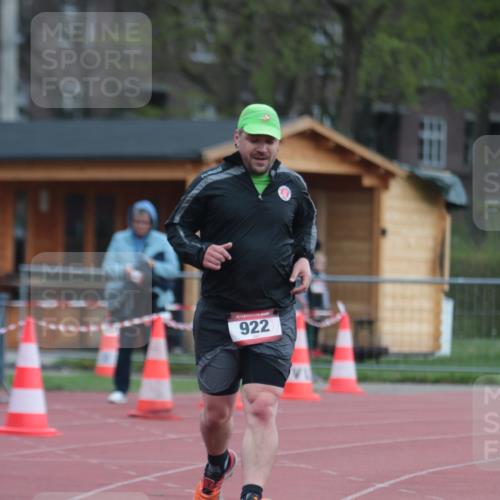 13.04.2025 - Hammer Lauf A. Gomolzig http://msf.ph/oto/7658338 13.04.2025 10:18:42 Ziel 922 meine-sportfotos.de