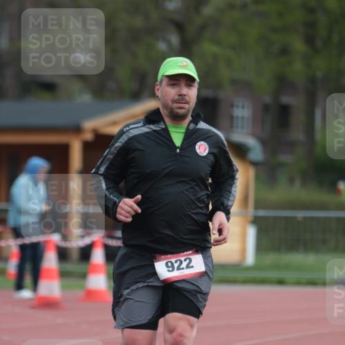 13.04.2025 - Hammer Lauf A. Gomolzig http://msf.ph/oto/7658343 13.04.2025 10:18:44 Ziel 922 meine-sportfotos.de