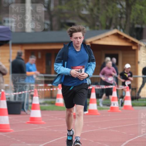 13.04.2025 - Hammer Lauf A. Gomolzig http://msf.ph/oto/7658351 13.04.2025 10:18:54 Ziel 259 meine-sportfotos.de