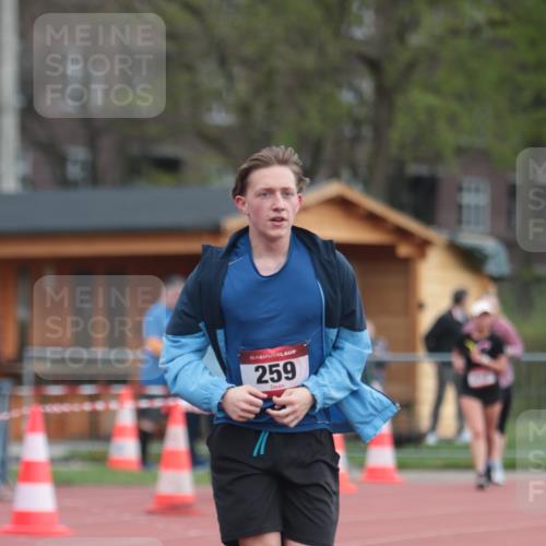 13.04.2025 - Hammer Lauf A. Gomolzig http://msf.ph/oto/7658361 13.04.2025 10:18:56 Ziel 259 meine-sportfotos.de