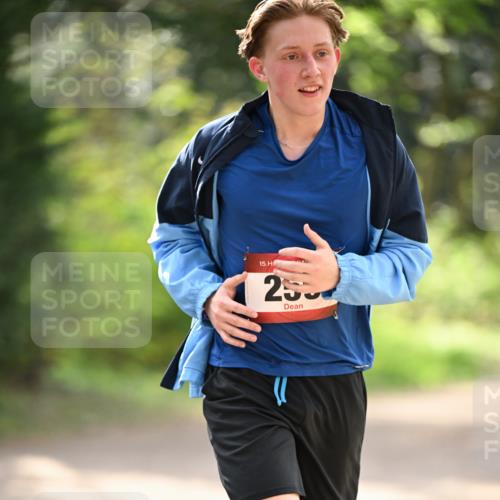 13.04.2025 - Hammer Lauf Dr. Thomas Lammeyer http://msf.ph/oto/7658407 13.04.2025 10:46:58 Laufen 15, 2502 meine-sportfotos.de
