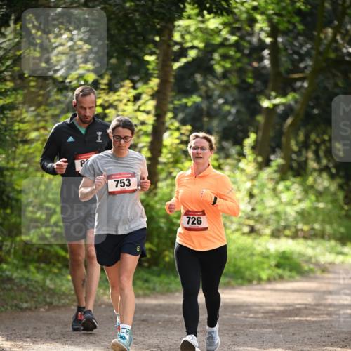 13.04.2025 - Hammer Lauf Dr. Thomas Lammeyer http://msf.ph/oto/7658494 13.04.2025 10:47:54 Laufen 15, 753, 726 meine-sportfotos.de