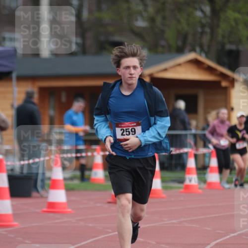 13.04.2025 - Hammer Lauf A. Gomolzig http://msf.ph/oto/7658971 13.04.2025 10:18:55 Ziel 259 meine-sportfotos.de