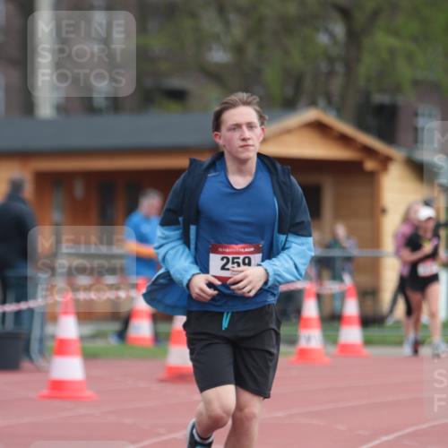 13.04.2025 - Hammer Lauf A. Gomolzig http://msf.ph/oto/7658973 13.04.2025 10:18:55 Ziel 259 meine-sportfotos.de
