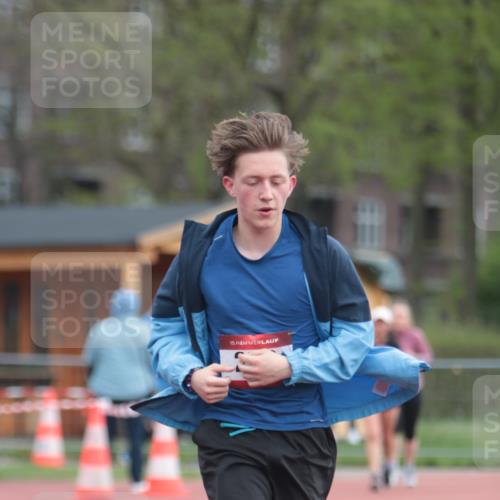 13.04.2025 - Hammer Lauf A. Gomolzig http://msf.ph/oto/7658979 13.04.2025 10:18:56 Ziel 259 meine-sportfotos.de