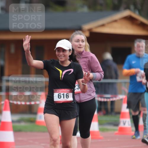 13.04.2025 - Hammer Lauf A. Gomolzig http://msf.ph/oto/7658986 13.04.2025 10:19:03 Ziel 230, 570, 616 meine-sportfotos.de