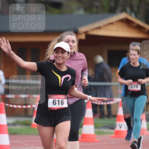 13.04.2025 - Hammer Lauf A. Gomolzig http://msf.ph/oto/7658988 13.04.2025 10:19:03 Ziel 230, 570, 616 meine-sportfotos.de