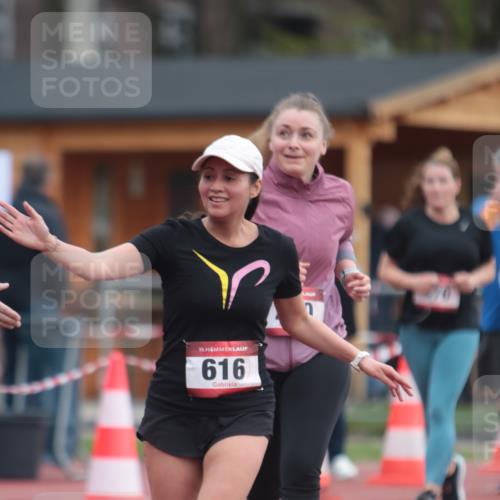 13.04.2025 - Hammer Lauf A. Gomolzig http://msf.ph/oto/7658991 13.04.2025 10:19:04 Ziel 230, 570, 616 meine-sportfotos.de