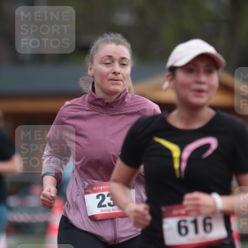 13.04.2025 - Hammer Lauf A. Gomolzig http://msf.ph/oto/7659000 13.04.2025 10:19:06 Ziel 230, 570, 616 meine-sportfotos.de