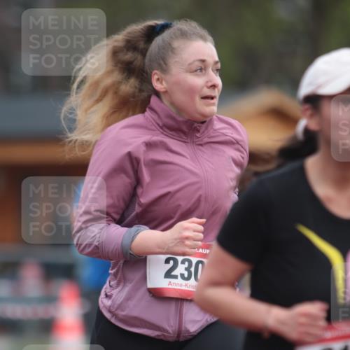 13.04.2025 - Hammer Lauf A. Gomolzig http://msf.ph/oto/7659002 13.04.2025 10:19:07 Ziel 230, 570, 616 meine-sportfotos.de