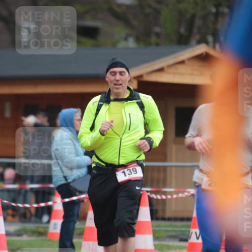 13.04.2025 - Hammer Lauf A. Gomolzig http://msf.ph/oto/7659018 13.04.2025 10:19:19 Ziel 139, 140, 258, 264, 419 meine-sportfotos.de