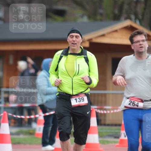 13.04.2025 - Hammer Lauf A. Gomolzig http://msf.ph/oto/7659020 13.04.2025 10:19:19 Ziel 139, 140, 258, 264, 419 meine-sportfotos.de