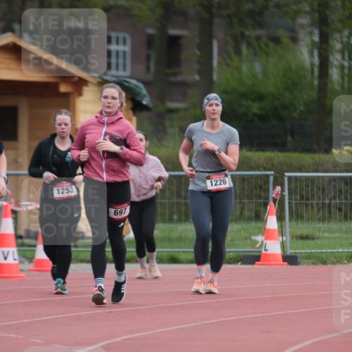 13.04.2025 - Hammer Lauf A. Gomolzig http://msf.ph/oto/7659203 13.04.2025 10:21:13 Ziel 265, 266 meine-sportfotos.de