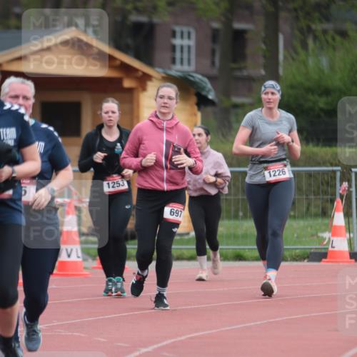 13.04.2025 - Hammer Lauf A. Gomolzig http://msf.ph/oto/7659205 13.04.2025 10:21:14 Ziel 265, 266, 697 meine-sportfotos.de