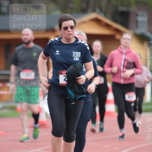 13.04.2025 - Hammer Lauf A. Gomolzig http://msf.ph/oto/7659207 13.04.2025 10:21:15 Ziel 265, 266, 697, 1226 meine-sportfotos.de