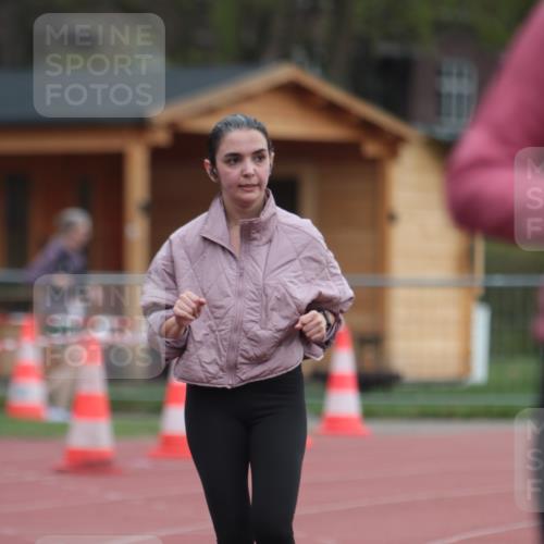 13.04.2025 - Hammer Lauf A. Gomolzig http://msf.ph/oto/7659221 13.04.2025 10:21:23 Ziel 697, 703, 1226 meine-sportfotos.de