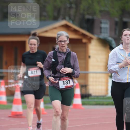 13.04.2025 - Hammer Lauf A. Gomolzig http://msf.ph/oto/7659224 13.04.2025 10:21:34 Ziel 137, 706, 708, 871 meine-sportfotos.de