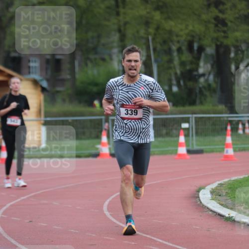 13.04.2025 - Hammer Lauf A. Gomolzig http://msf.ph/oto/7659300 13.04.2025 10:23:20 Ziel 339, 543 meine-sportfotos.de