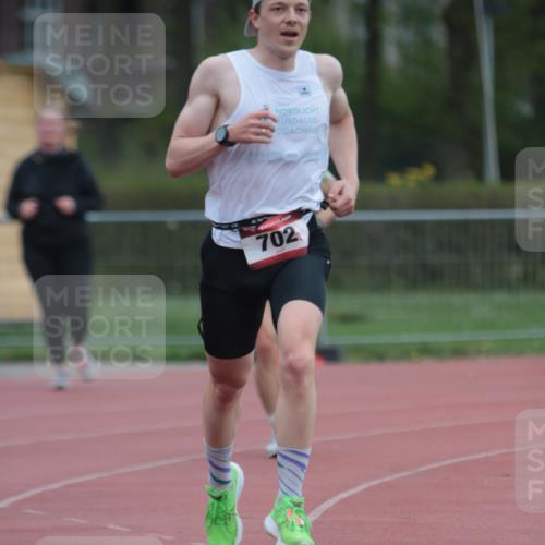 13.04.2025 - Hammer Lauf A. Gomolzig http://msf.ph/oto/7659340 13.04.2025 10:23:38 Ziel 262, 702, 1855 meine-sportfotos.de