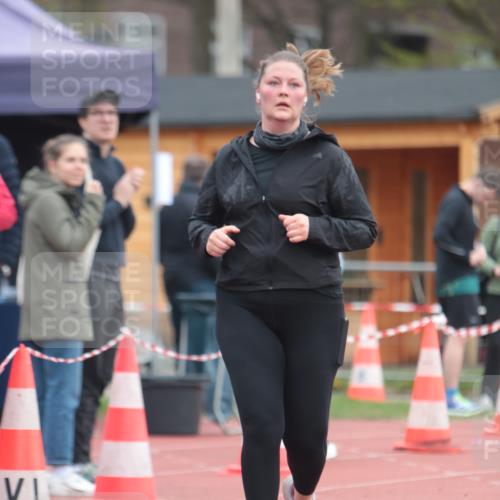 13.04.2025 - Hammer Lauf A. Gomolzig http://msf.ph/oto/7659360 13.04.2025 10:23:46 Ziel 262, 296, 698 meine-sportfotos.de