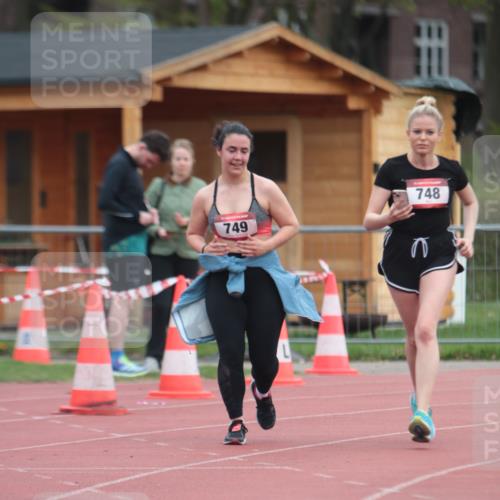 13.04.2025 - Hammer Lauf A. Gomolzig http://msf.ph/oto/7659369 13.04.2025 10:23:59 Ziel 748, 749 meine-sportfotos.de