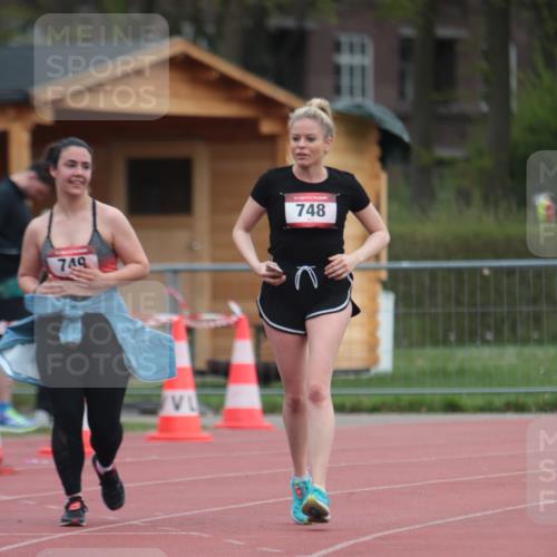 13.04.2025 - Hammer Lauf A. Gomolzig http://msf.ph/oto/7659371 13.04.2025 10:23:59 Ziel 748, 749 meine-sportfotos.de