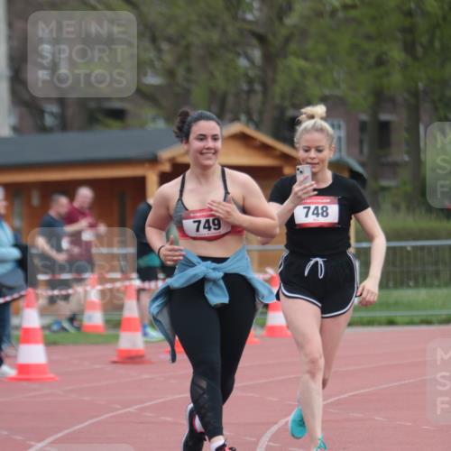 13.04.2025 - Hammer Lauf A. Gomolzig http://msf.ph/oto/7659377 13.04.2025 10:24:03 Ziel 748, 749 meine-sportfotos.de