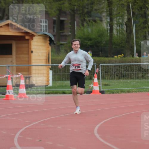 13.04.2025 - Hammer Lauf A. Gomolzig http://msf.ph/oto/7659450 13.04.2025 10:24:43 Ziel 1720 meine-sportfotos.de