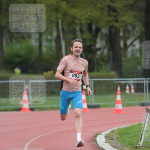 13.04.2025 - Hammer Lauf A. Gomolzig http://msf.ph/oto/7659475 13.04.2025 10:25:01 Ziel 250, 732, 903 meine-sportfotos.de