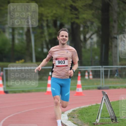 13.04.2025 - Hammer Lauf A. Gomolzig http://msf.ph/oto/7659477 13.04.2025 10:25:01 Ziel 250, 732, 903 meine-sportfotos.de