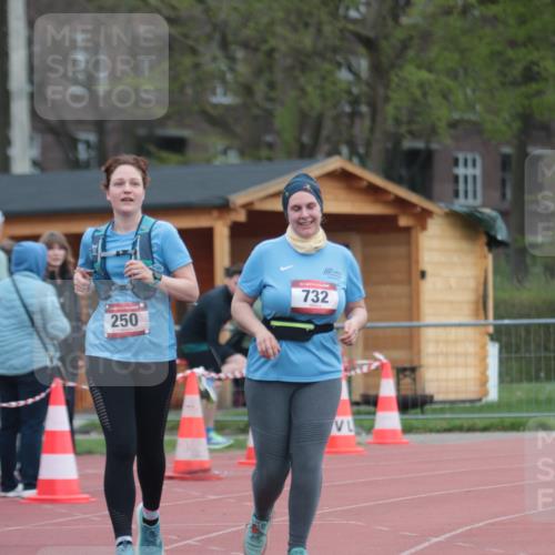 13.04.2025 - Hammer Lauf A. Gomolzig http://msf.ph/oto/7659484 13.04.2025 10:25:04 Ziel 250, 263, 732 meine-sportfotos.de