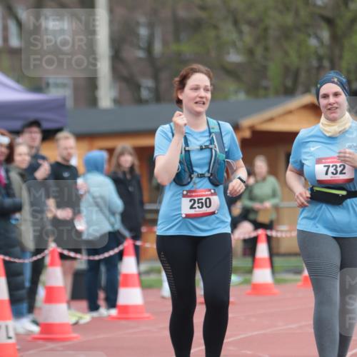 13.04.2025 - Hammer Lauf A. Gomolzig http://msf.ph/oto/7659490 13.04.2025 10:25:06 Ziel 250, 263, 732 meine-sportfotos.de