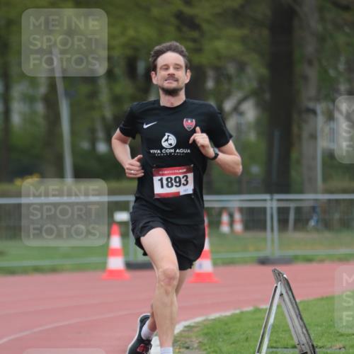 13.04.2025 - Hammer Lauf A. Gomolzig http://msf.ph/oto/7659540 13.04.2025 10:25:51 Ziel 417, 418, 1168 meine-sportfotos.de