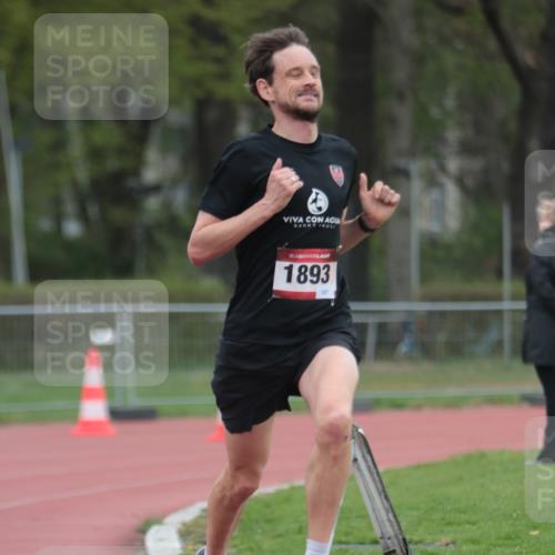 13.04.2025 - Hammer Lauf A. Gomolzig http://msf.ph/oto/7659541 13.04.2025 10:25:51 Ziel 417, 418, 1168 meine-sportfotos.de