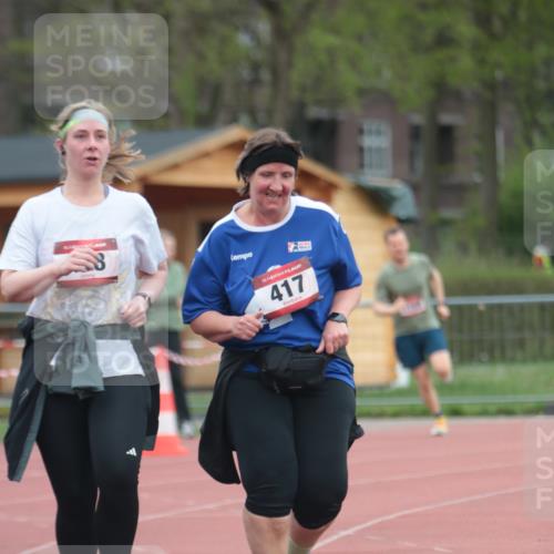 13.04.2025 - Hammer Lauf A. Gomolzig http://msf.ph/oto/7659548 13.04.2025 10:25:56 Ziel 417, 418, 1168 meine-sportfotos.de