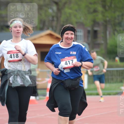 13.04.2025 - Hammer Lauf A. Gomolzig http://msf.ph/oto/7659550 13.04.2025 10:25:57 Ziel 417, 418, 1168 meine-sportfotos.de