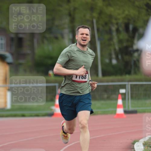 13.04.2025 - Hammer Lauf A. Gomolzig http://msf.ph/oto/7659558 13.04.2025 10:26:01 Ziel 417, 418, 1168, 1966 meine-sportfotos.de