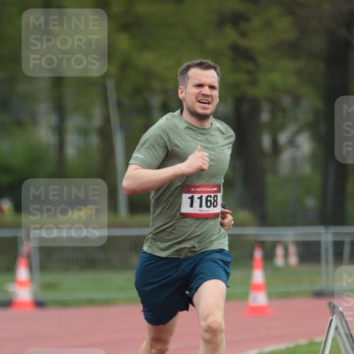 13.04.2025 - Hammer Lauf A. Gomolzig http://msf.ph/oto/7659562 13.04.2025 10:26:01 Ziel 417, 418, 1168, 1966 meine-sportfotos.de