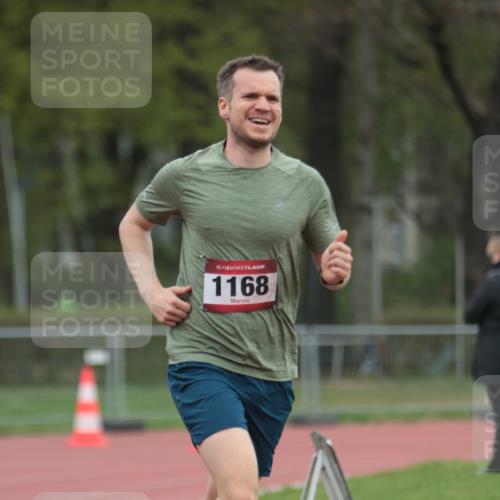 13.04.2025 - Hammer Lauf A. Gomolzig http://msf.ph/oto/7659564 13.04.2025 10:26:02 Ziel 1966 meine-sportfotos.de