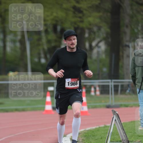 13.04.2025 - Hammer Lauf A. Gomolzig http://msf.ph/oto/7659571 13.04.2025 10:26:07 Ziel 1966 meine-sportfotos.de