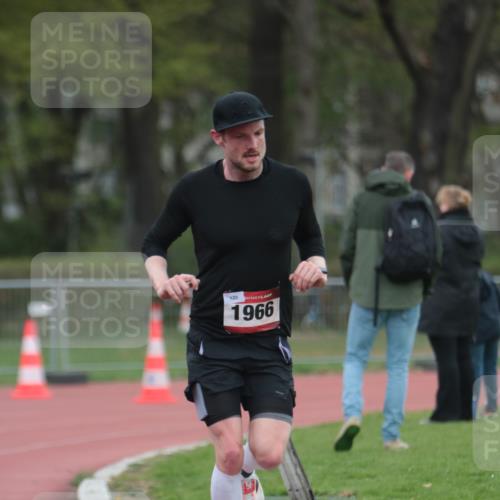 13.04.2025 - Hammer Lauf A. Gomolzig http://msf.ph/oto/7659573 13.04.2025 10:26:08 Ziel 1966 meine-sportfotos.de