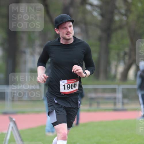13.04.2025 - Hammer Lauf A. Gomolzig http://msf.ph/oto/7659574 13.04.2025 10:26:08 Ziel 1966 meine-sportfotos.de