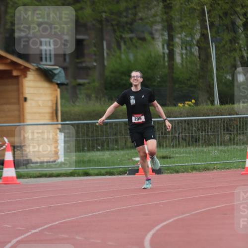 13.04.2025 - Hammer Lauf A. Gomolzig http://msf.ph/oto/7659586 13.04.2025 10:26:57 Ziel 295, 1031 meine-sportfotos.de