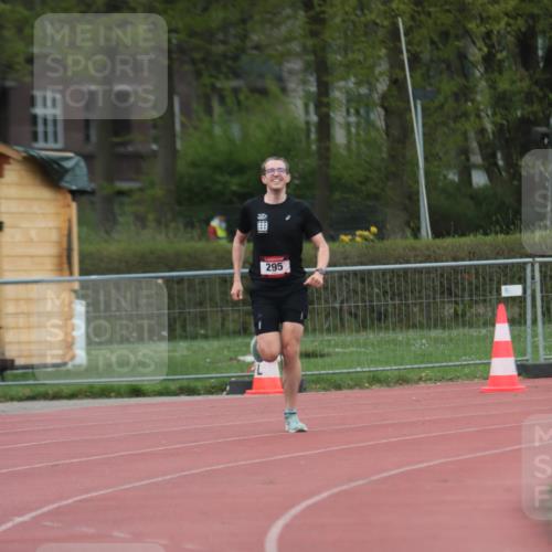 13.04.2025 - Hammer Lauf A. Gomolzig http://msf.ph/oto/7659588 13.04.2025 10:26:57 Ziel 295, 1031 meine-sportfotos.de