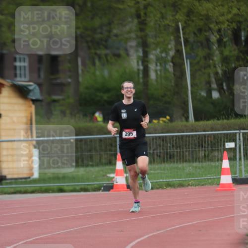 13.04.2025 - Hammer Lauf A. Gomolzig http://msf.ph/oto/7659589 13.04.2025 10:26:57 Ziel 295, 1031 meine-sportfotos.de