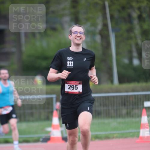 13.04.2025 - Hammer Lauf A. Gomolzig http://msf.ph/oto/7659595 13.04.2025 10:27:00 Ziel 295, 1031 meine-sportfotos.de