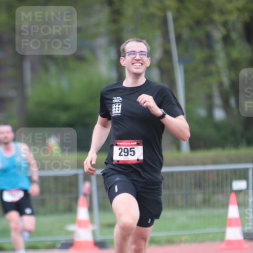 13.04.2025 - Hammer Lauf A. Gomolzig http://msf.ph/oto/7659596 13.04.2025 10:27:00 Ziel 295, 1031 meine-sportfotos.de