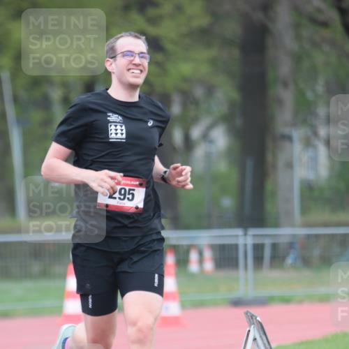 13.04.2025 - Hammer Lauf A. Gomolzig http://msf.ph/oto/7659599 13.04.2025 10:27:01 Ziel 295, 1031 meine-sportfotos.de