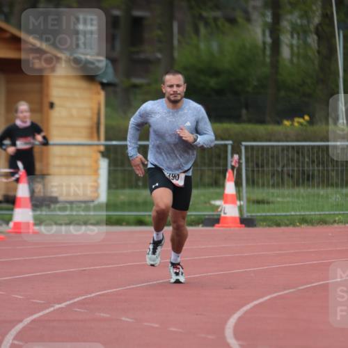 13.04.2025 - Hammer Lauf A. Gomolzig http://msf.ph/oto/7659811 13.04.2025 10:29:51 Ziel 390, 1066 meine-sportfotos.de